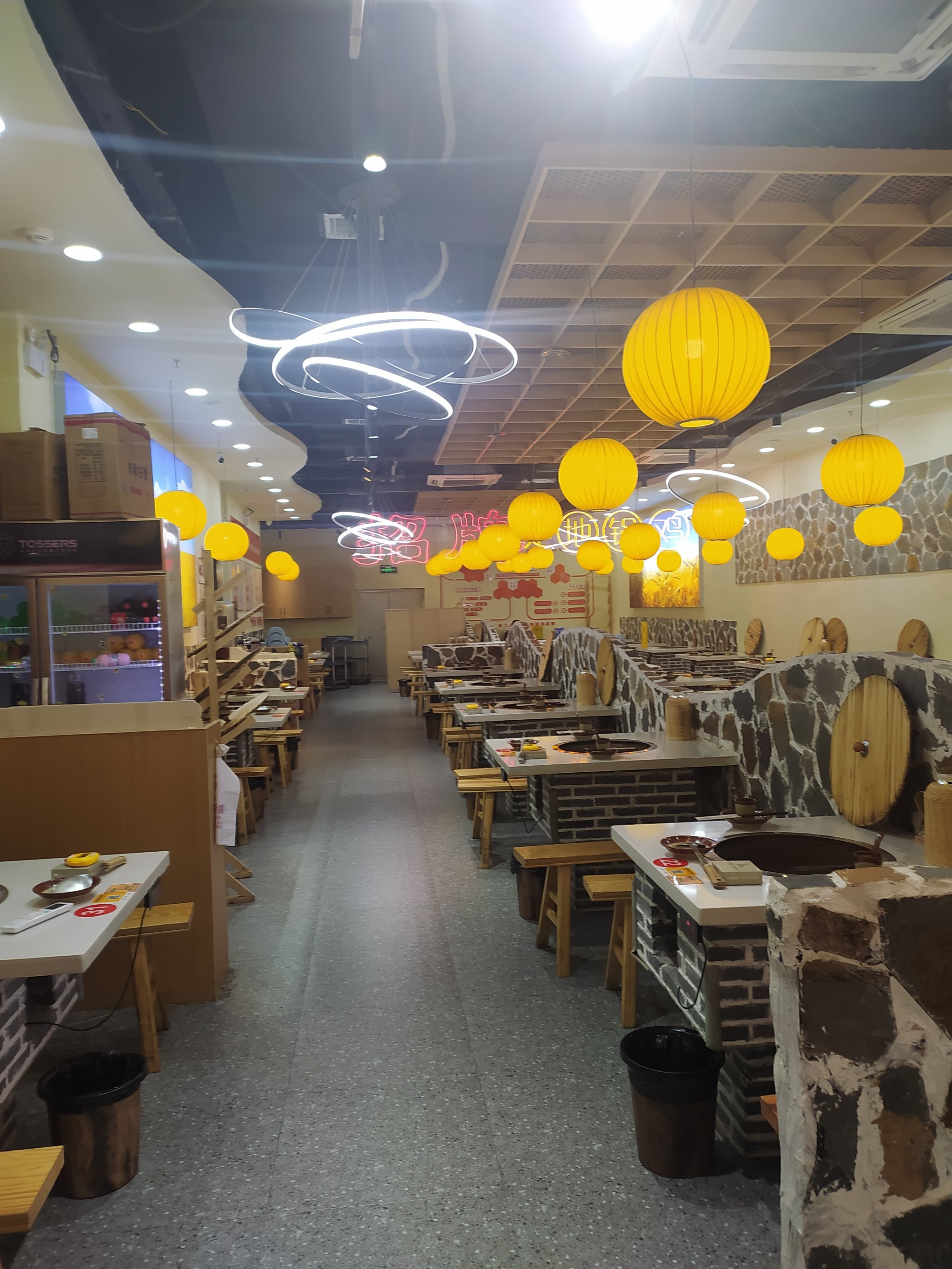杭州地锅鸡店装修指南：地锅鸡店...